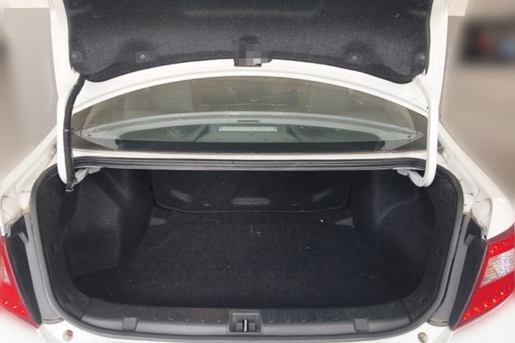 Used BYD G5 2014 1.5TID Automatic Prestige Model Trunk