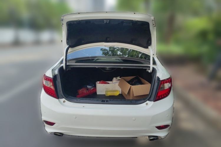 Used BYD G5 2014 1.5TID Automatic Flagship Model Trunk