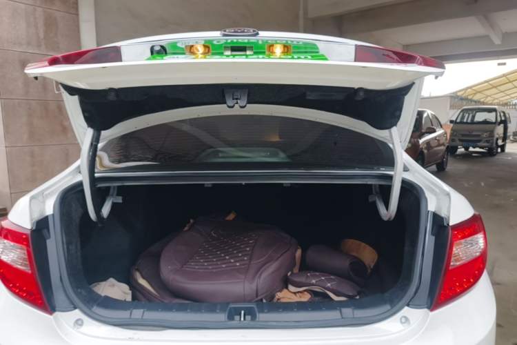 Used BYD G5 2014 1.5TID Automatic Prestige Model Trunk