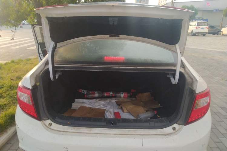 Used BYD G5 2014 1.5TI Manual Luxury Edition Trunk