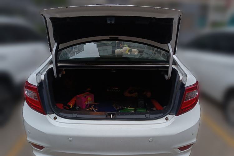 Used BYD G5 2014 1.5TID Automatic Flagship Model Trunk