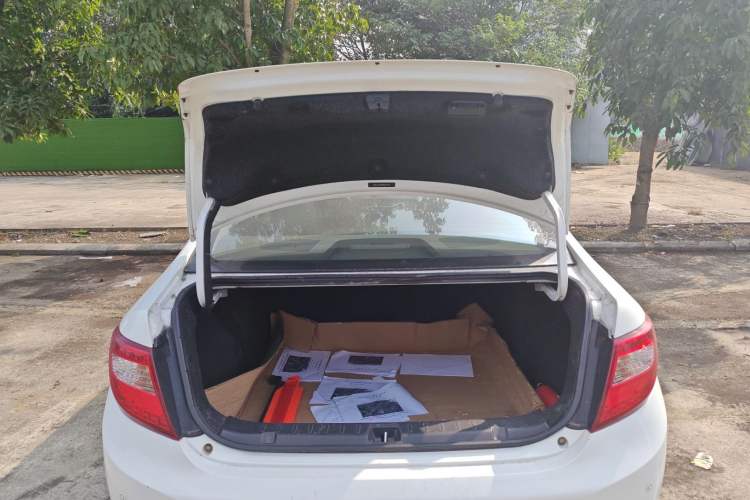 Used BYD G5 2014 1.5TI Manual Luxury Edition Trunk
