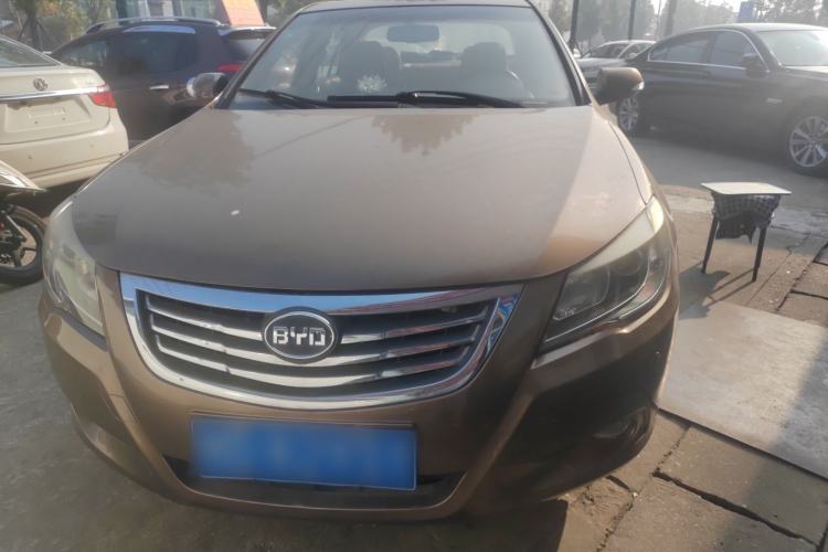 Used BYD G6 2013 2.0L Manual Luxury Version Exterior 1