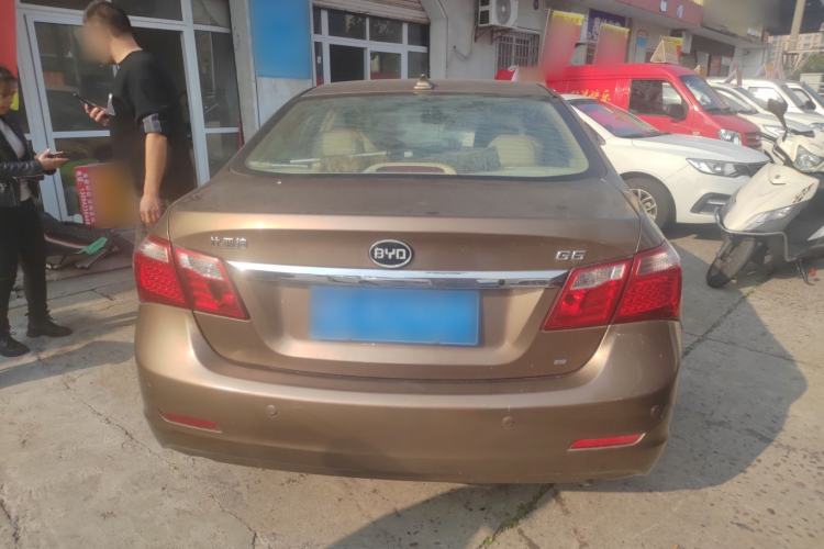 Used BYD G6 2013 2.0L Manual Luxury Version Exterior 3