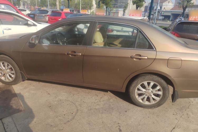 Used BYD G6 2013 2.0L Manual Luxury Version Exterior 5