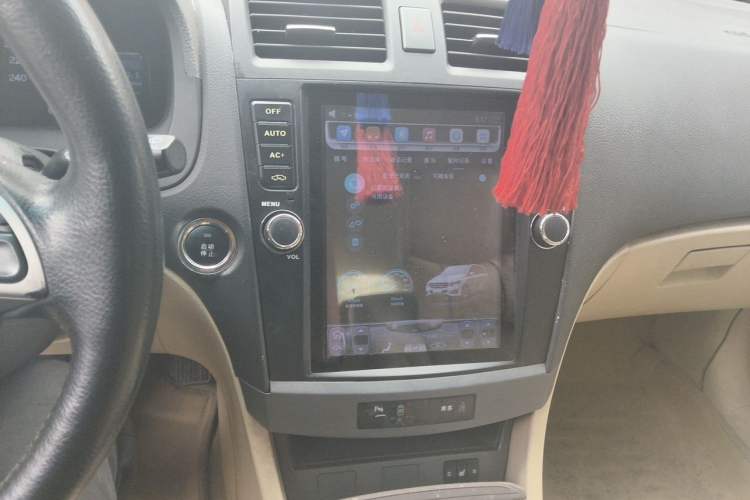 Used BYD G6 2011 2.0L Manual Luxury Version Audio And AC Panel