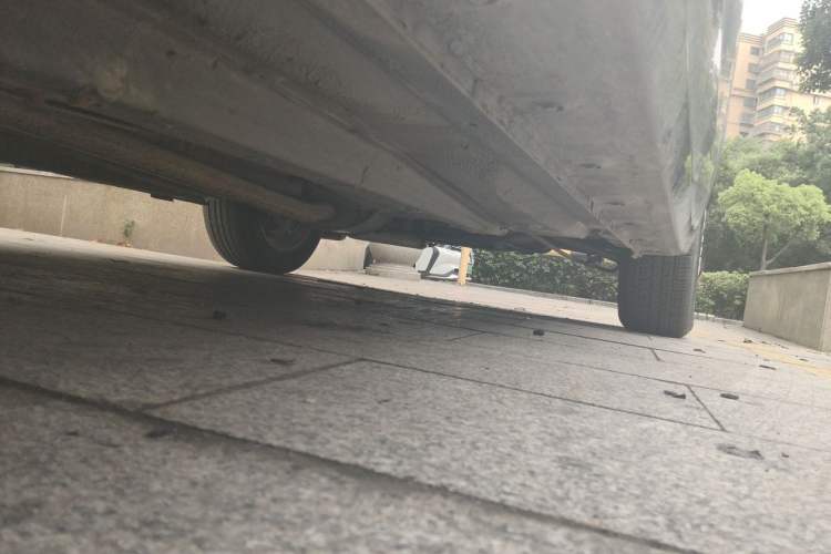 Used BYD G6 2011 2.0L Manual Luxury Version Chassis Front Left