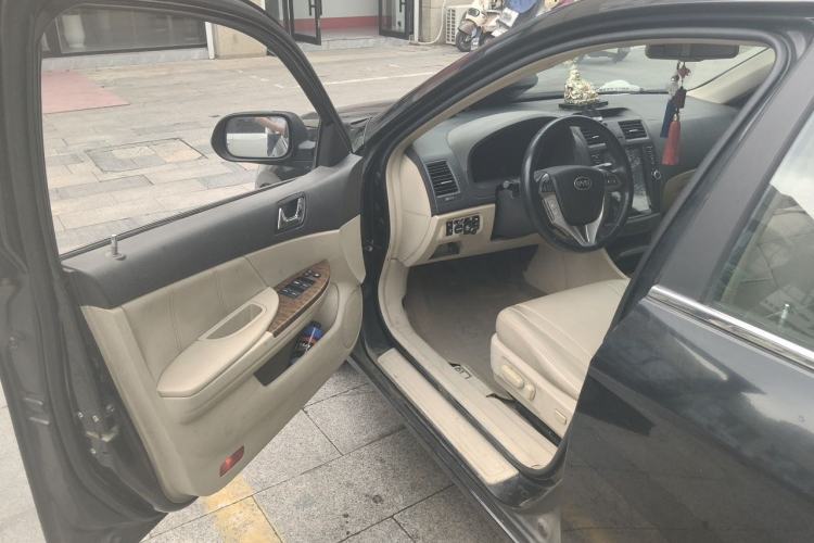 Used BYD G6 2011 2.0L Manual Luxury Version Driver Seat
