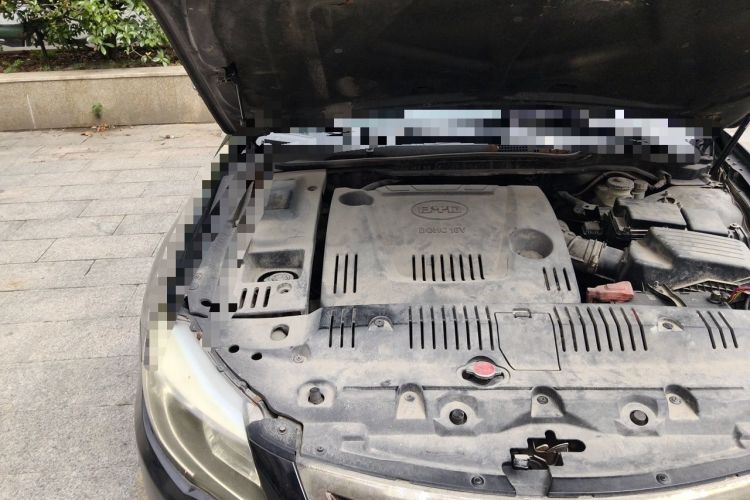 Used BYD G6 2011 2.0L Manual Luxury Version Engine Bay Right