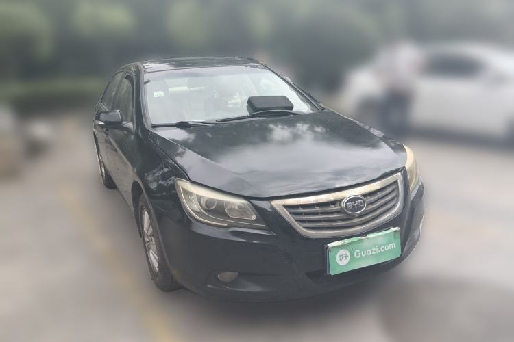 Used BYD G6 2011 2.0L Manual Luxury Version Front Right 45 Deg