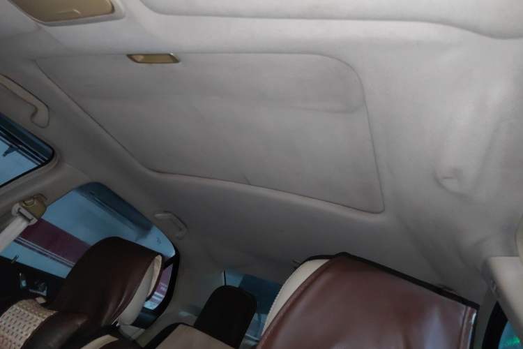 Used BYD G6 2011 2.0L Manual Luxury Version Headliner