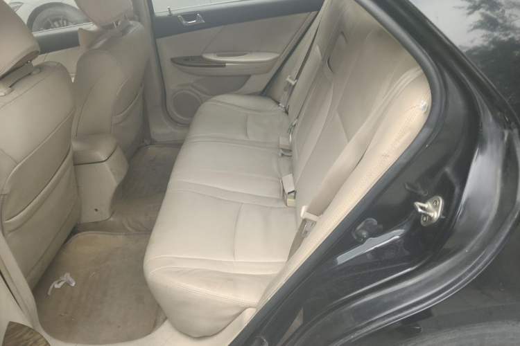 Used BYD G6 2011 2.0L Manual Luxury Version Left Rear Seat