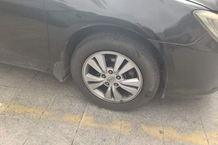 Used BYD G6 2011 2.0L Manual Luxury Version Right Front Wheel Hub