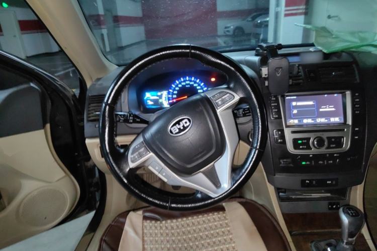 Used BYD G6 2011 2.0L Manual Luxury Version Steering Wheel