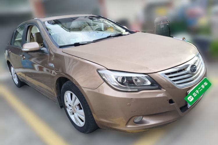 Used BYD G6 2011 1.5T Manual Luxury Edition Front Right 45 Deg