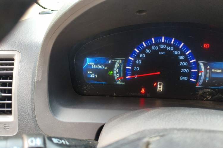 Used BYD G6 2011 1.5T Manual Luxury Edition Odometer Close Up