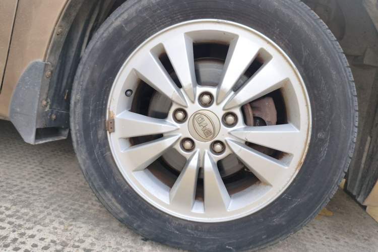 Used BYD G6 2011 1.5T Manual Luxury Edition Right Front Wheel Hub