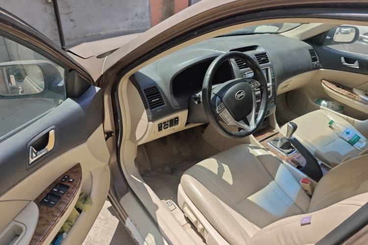 Used BYD G6 2011 2.0L Manual Luxury Version Driver Seat