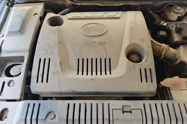 Used BYD G6 2011 2.0L Manual Luxury Version Engine Bay