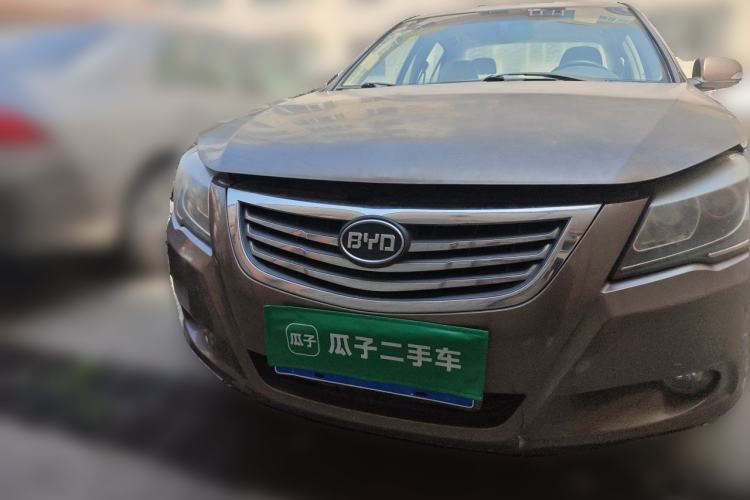 Used BYD G6 2011 2.0L Manual Luxury Version Front