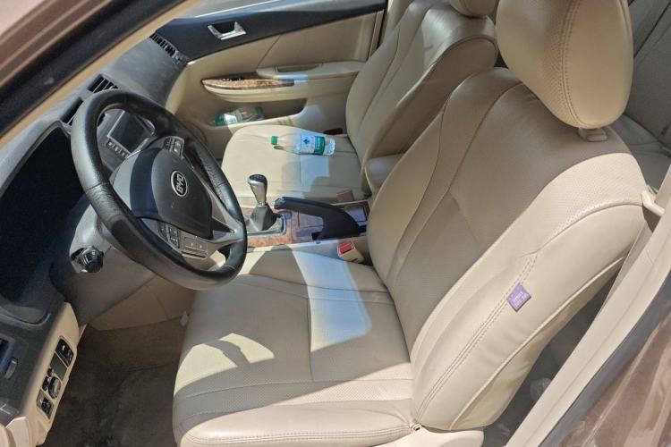Used BYD G6 2011 2.0L Manual Luxury Version Left Front Seat
