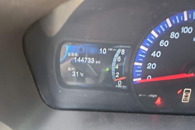 Used BYD G6 2011 2.0L Manual Luxury Version Odometer Close Up