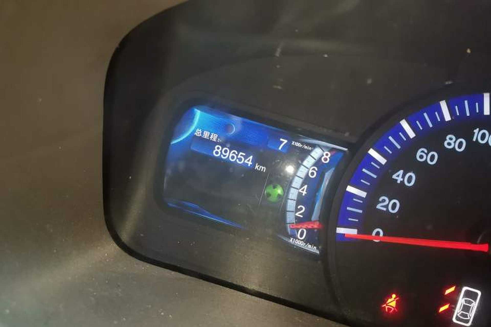 Used BYD G6 2011 2.0L Manual Luxury Edition Odometer Close Up