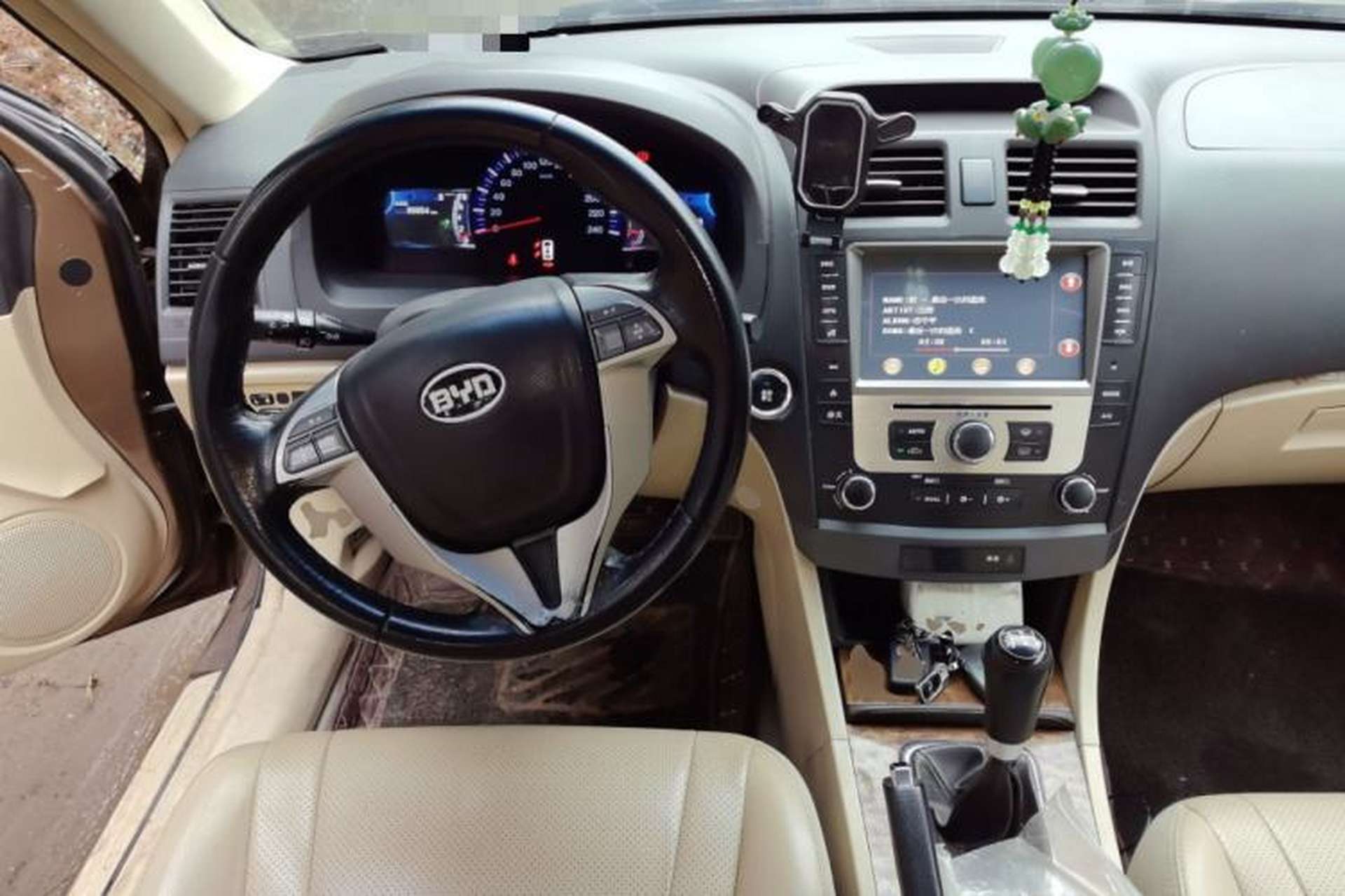 Used BYD G6 2011 2.0L Manual Luxury Edition Steering Wheel