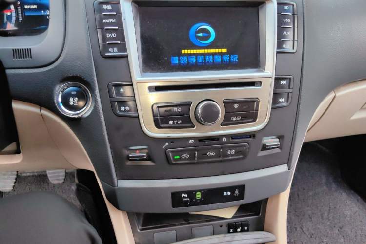 Used BYD G6 2011 1.5T Manual Luxury Edition Audio And AC Panel