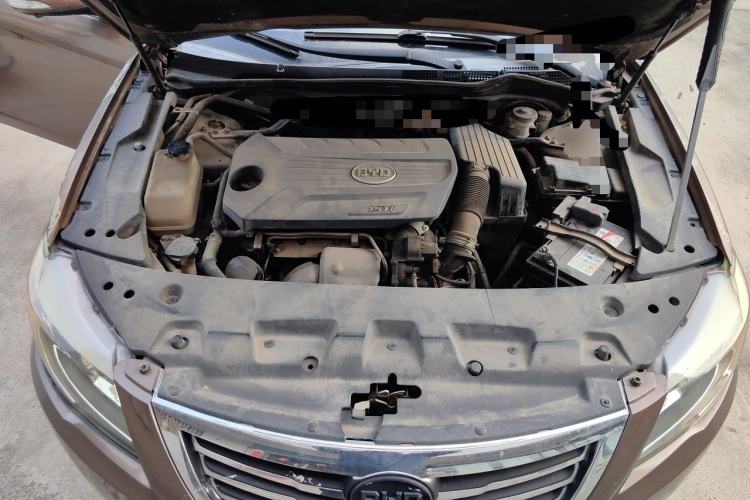 Used BYD G6 2011 1.5T Manual Luxury Edition Engine Bay