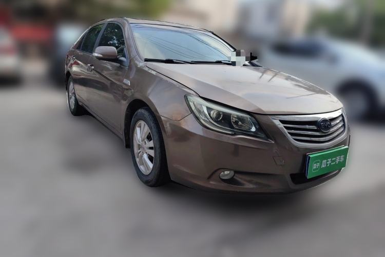 Used BYD G6 2011 1.5T Manual Luxury Edition Front Right 45 Deg