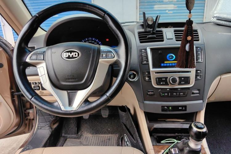 Used BYD G6 2011 1.5T Manual Luxury Edition Steering Wheel