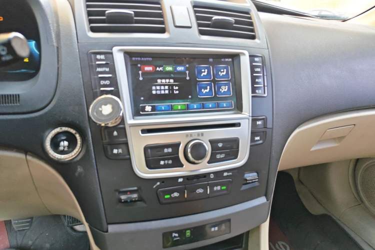 Used BYD G6 2011 1.5T Manual Luxury Edition Audio And AC Panel