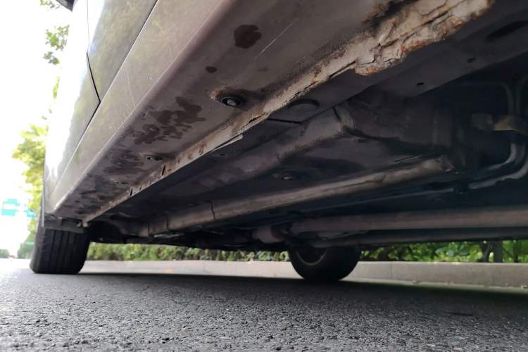 Used BYD G6 2011 2.0L Manual Luxury Version Chassis Rear Left