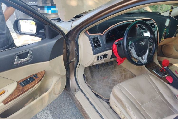 Used BYD G6 2011 2.0L Manual Luxury Version Driver Seat