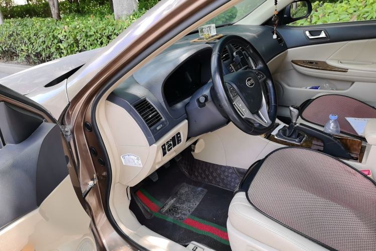 Used BYD G6 2011 2.0L Manual Luxury Version Driver Seat
