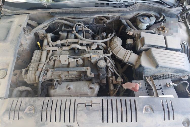 Used BYD G6 2011 2.0L Manual Luxury Version Engine Bay