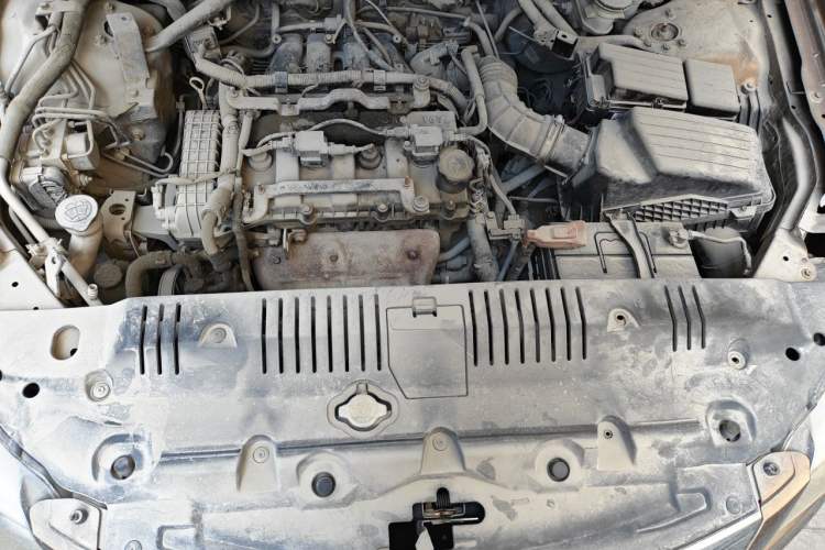 Used BYD G6 2011 1.5T Manual Luxury Edition Engine Bay