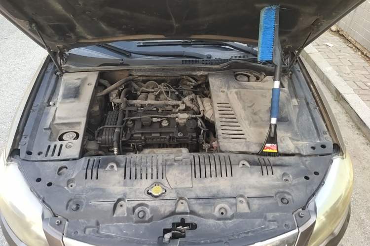 Used BYD G6 2011 2.0L Manual Luxury Version Engine Bay