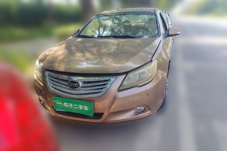 Used BYD G6 2011 2.0L Manual Luxury Version Front