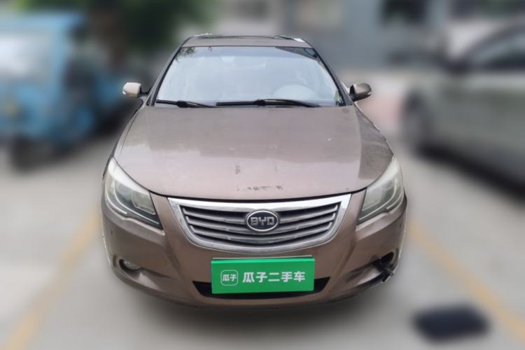 Used BYD G6 2011 2.0L Manual Luxury Version Front