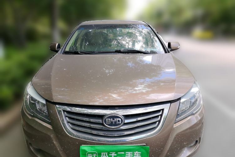 Used BYD G6 2011 2.0L Manual Luxury Version Front