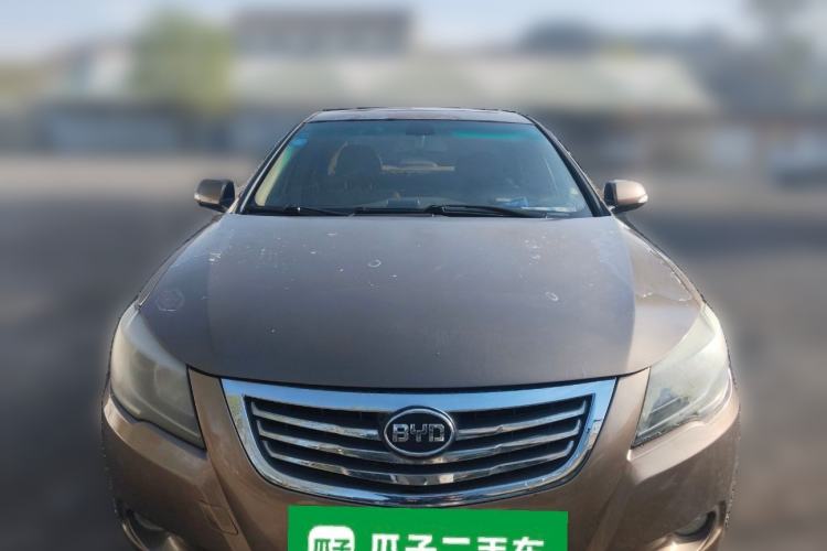 Used BYD G6 2011 2.0L Manual Luxury Version Front