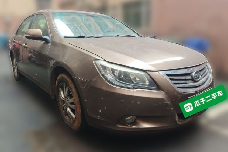 Used BYD G6 2011 2.0L Manual Luxury Version Front Right 45 Deg