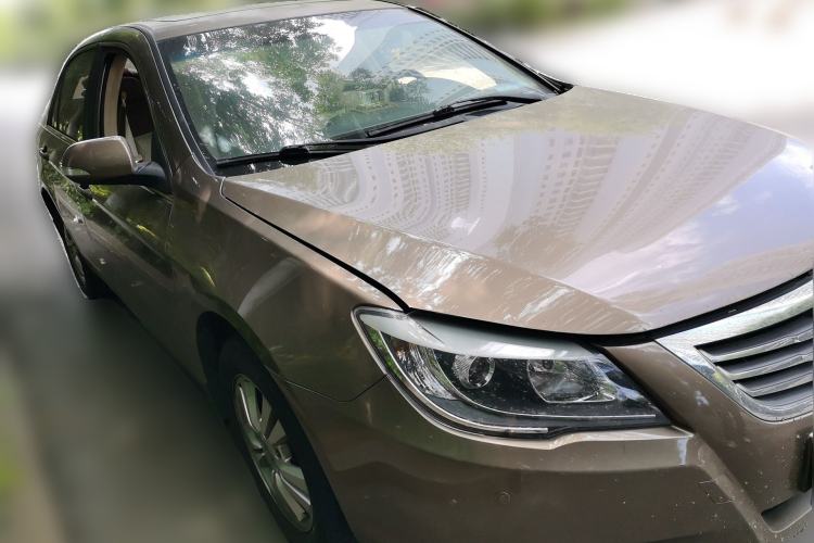 Used BYD G6 2011 2.0L Manual Luxury Version Front Right 45 Deg