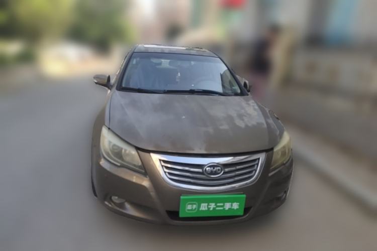 Used BYD G6 2011 2.0L Manual Luxury Version Front