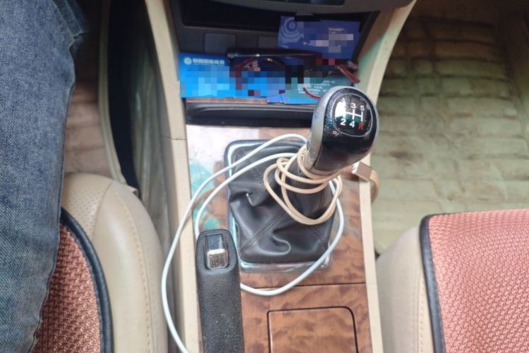 Used BYD G6 2011 2.0L Manual Luxury Version Gear Lever