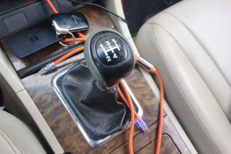 Used BYD G6 2011 2.0L Manual Luxury Version Gear Lever