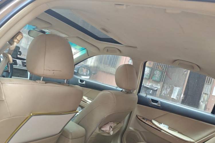 Used BYD G6 2011 2.0L Manual Luxury Version Headliner