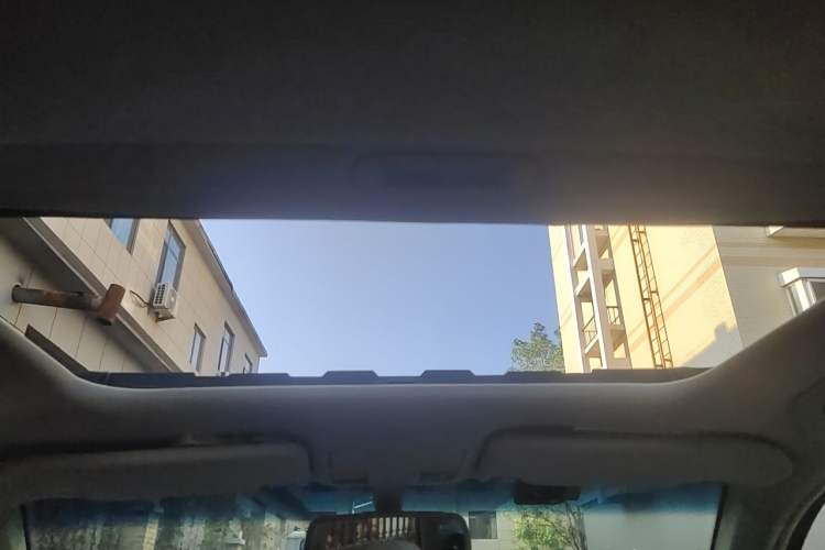 Used BYD G6 2011 2.0L Manual Luxury Version Headliner